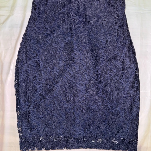 Elegant Navy Lace Dress - Picture 4 of 6